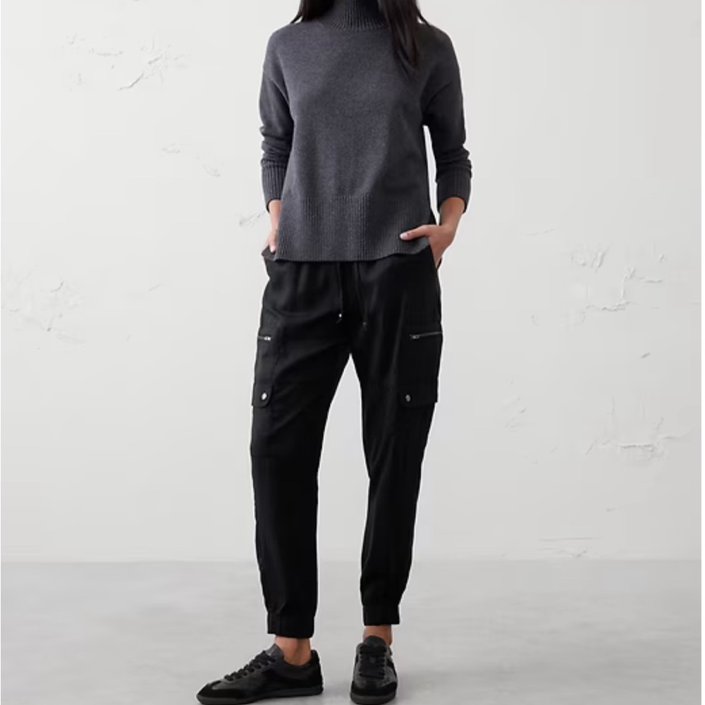 Banana Republic Tencel Cargo Pants Black NWT